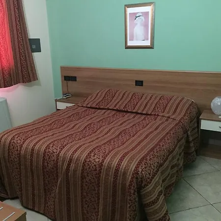 Le Corti Pitstop Otel Ferrara