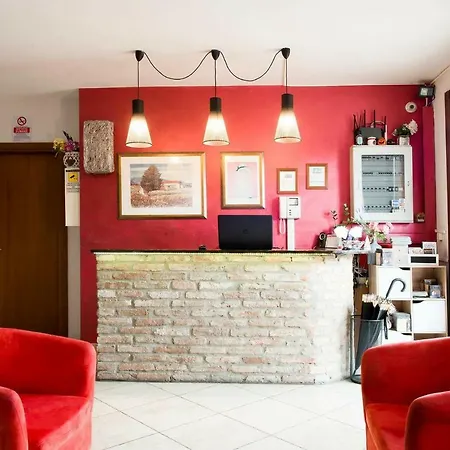 Le Corti Pitstop Otel Ferrara